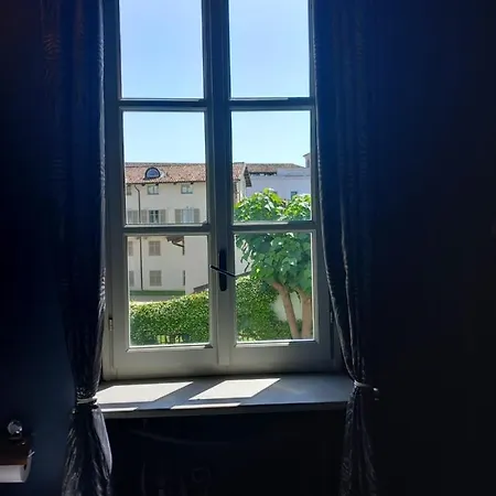 Bed & Breakfast La Meridiana D'alba
