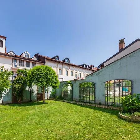 La Meridiana D'alba Panzió